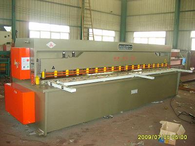 Electric pendulum shearing machine